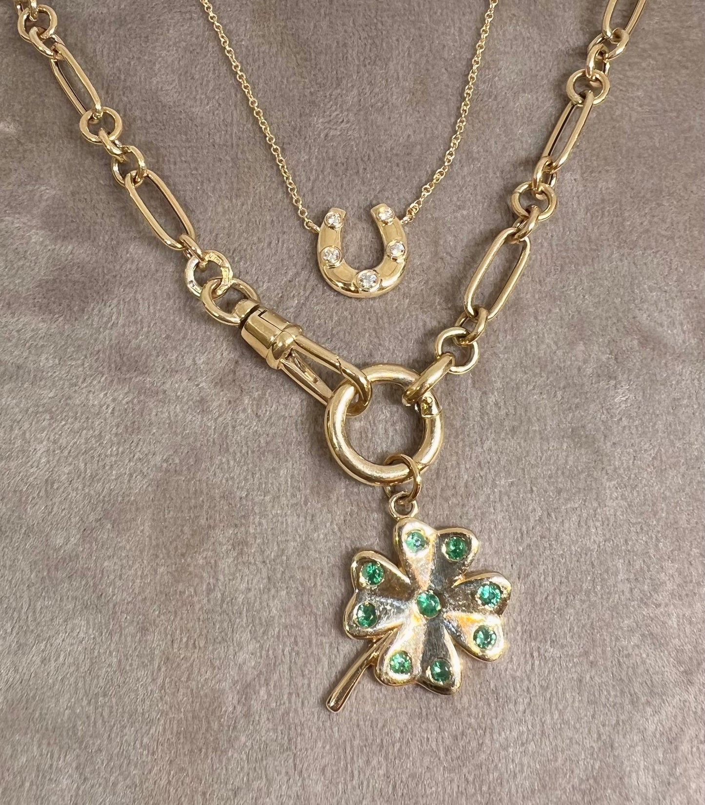 Horseshoe sparkle necklace