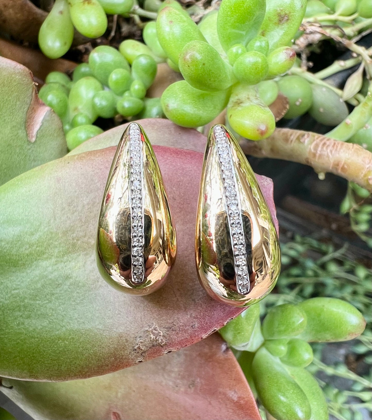 14k Yellow Gold Diamond Earrings * Light Gold Weight*