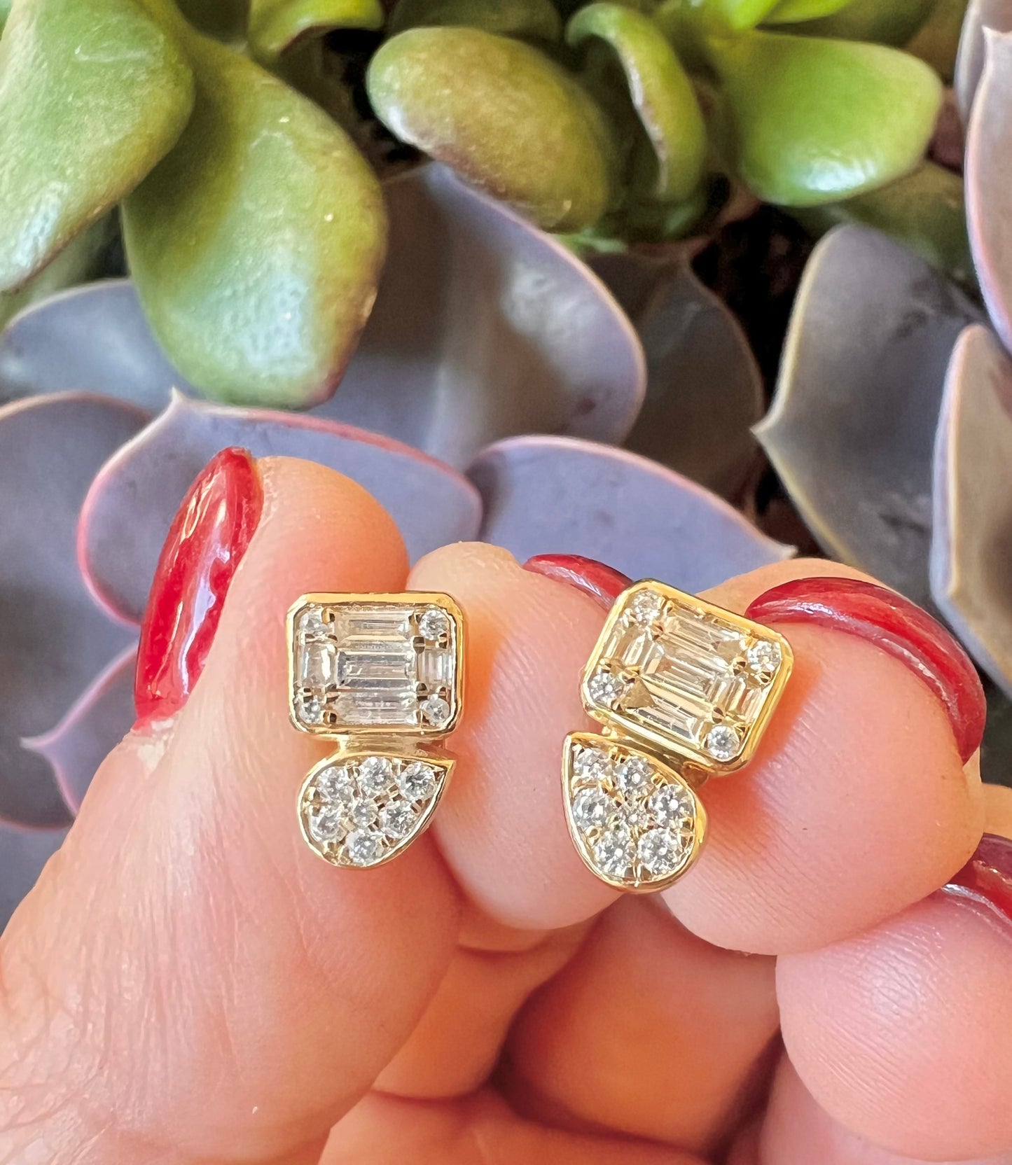 Pear and emerald shape diamond studs