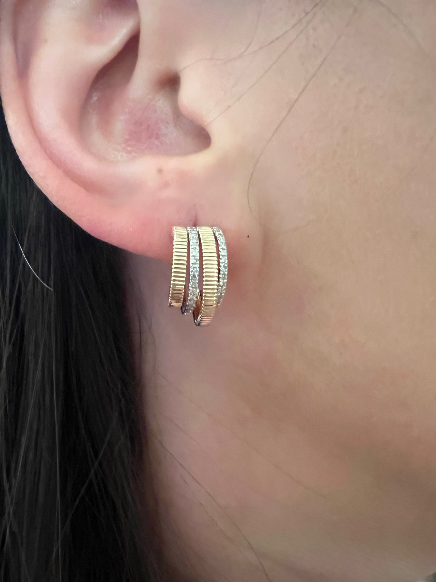 Fluted open hoop earrings