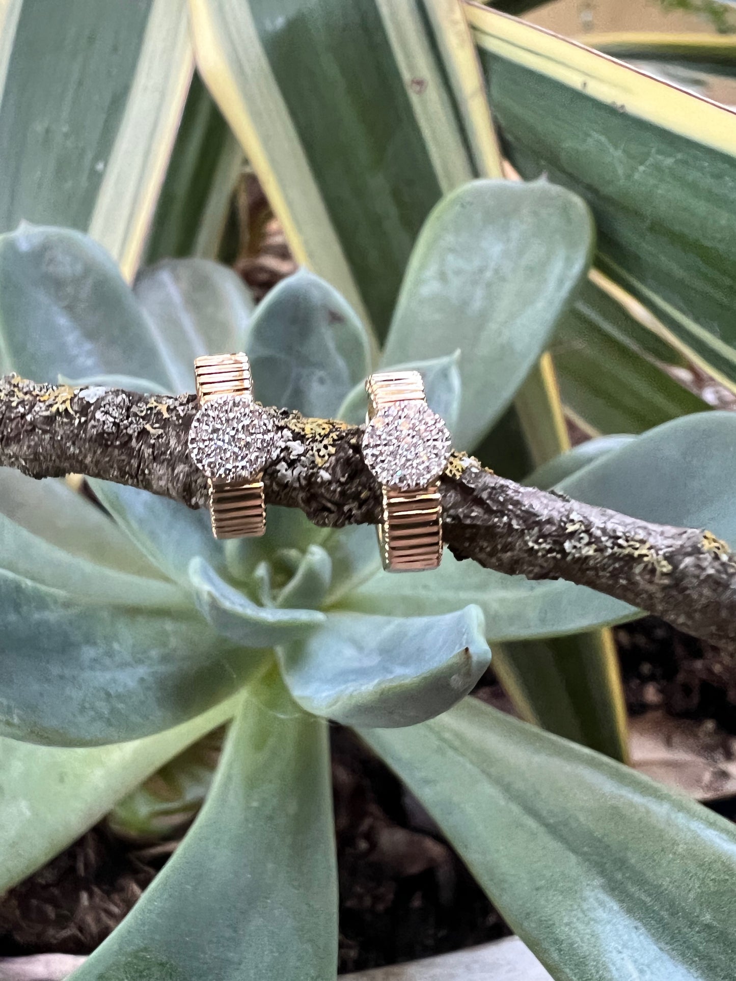 Fluted gold diamond huggie earring