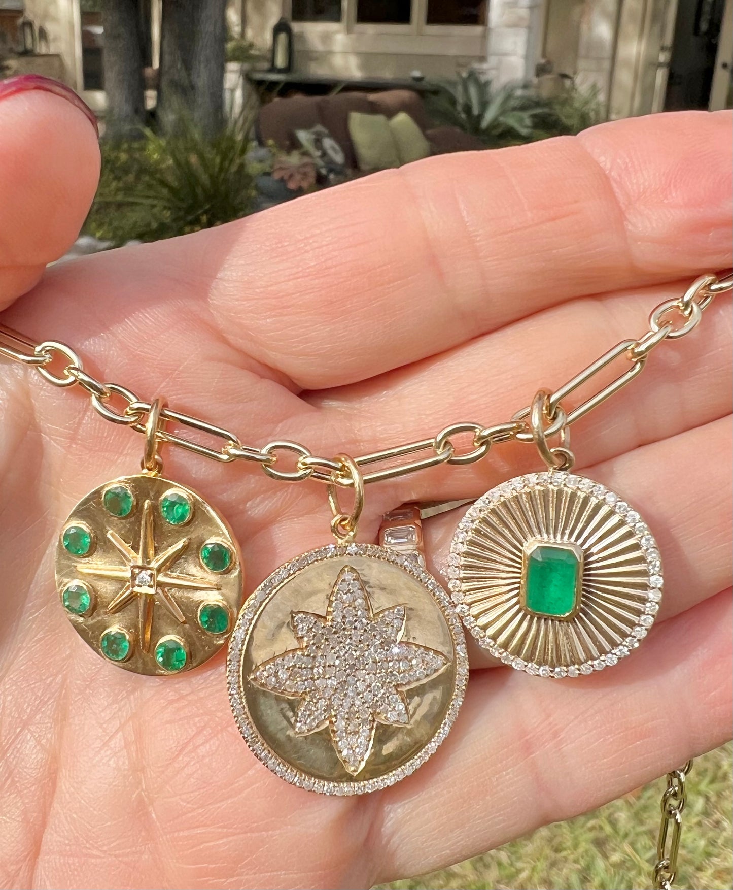 Gold, diamond and emerald round pendant