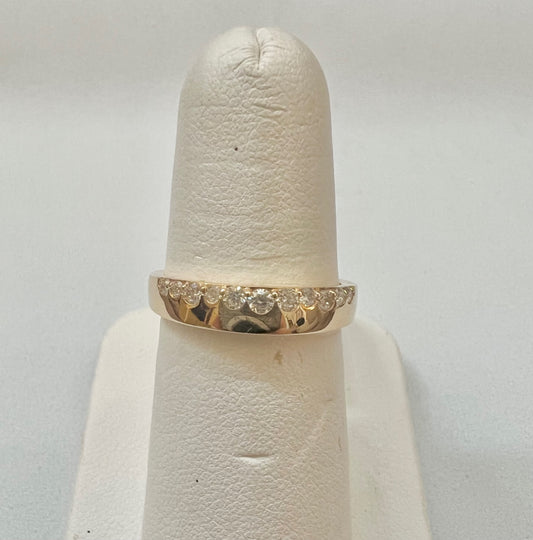 14K yellow gold and diamond ring