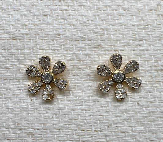 Flower pave diamond stud